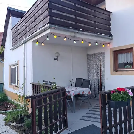 公寓 Ferienhaus Janine Ruhig Gelegen Mit Grossem Garten Und Wifi Balatonberény